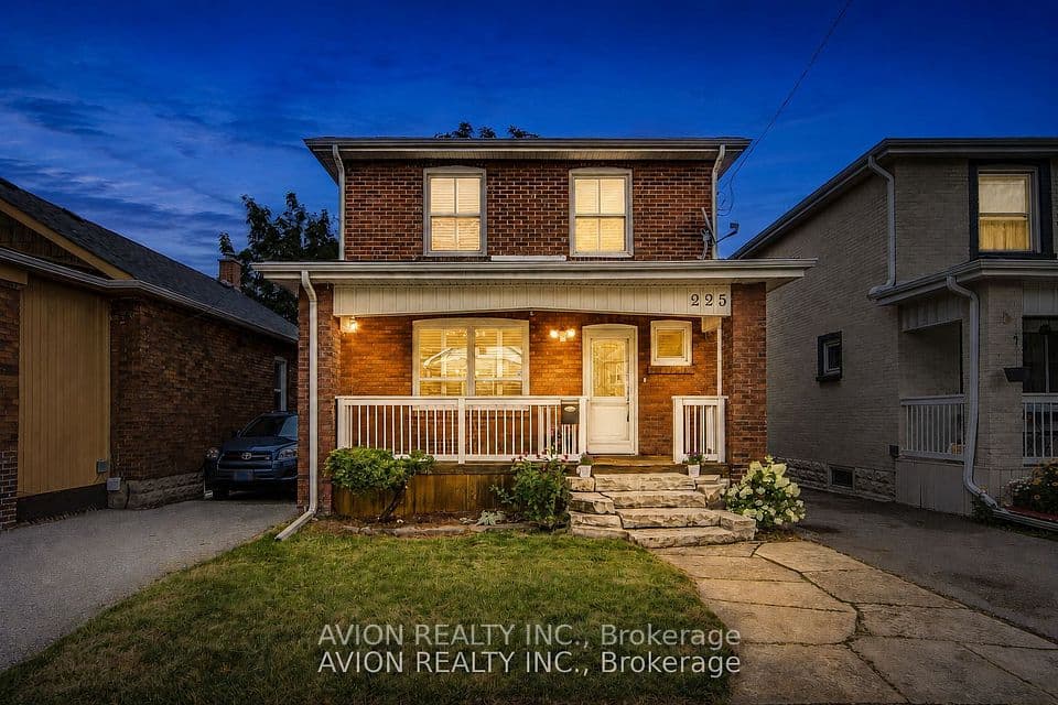 225 Clarke Street, Oshawa, ON L1H 5G2 – main photo