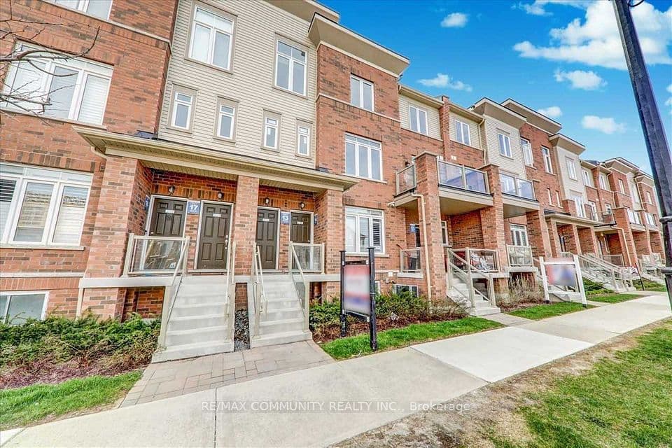 2718 William Jackson Drive, Pickering, ON L1X 0E6 – photo 3