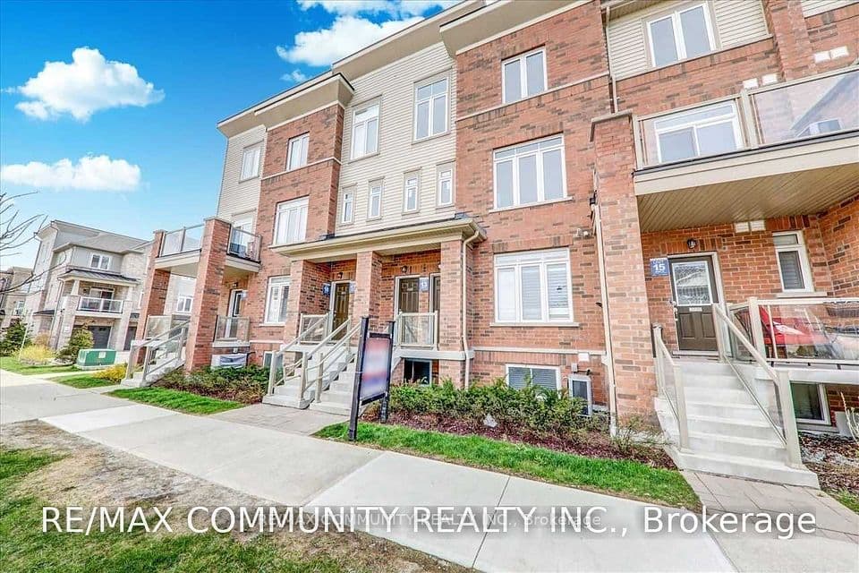 2718 William Jackson Drive, Pickering, ON L1X 0E6 – photo 2