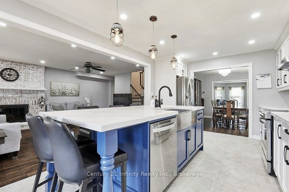 8 Murkar Crescent, Whitby, ON L1N 8Y4 – photo 2