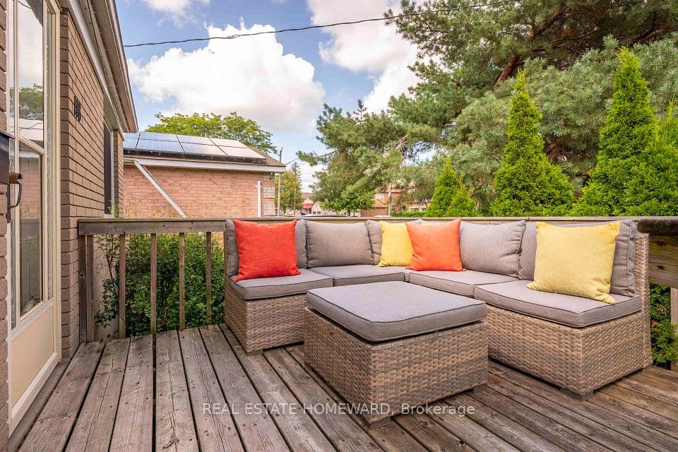 118 Zaph Avenue, Toronto, ON M1C 1M8 – photo 2