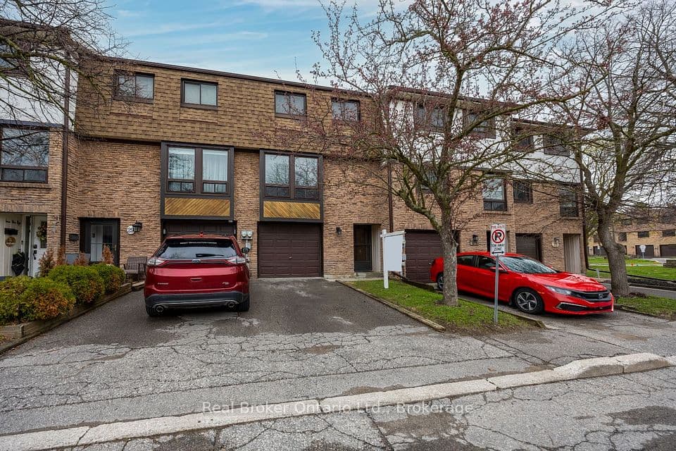 220 Ormond Drive 30, Oshawa, ON L1G 6T5 – photo 3