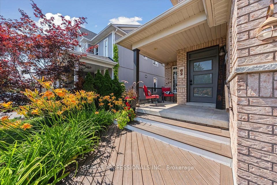 62 Blackfriar Avenue, Whitby, ON L1M 2C1 – photo 2