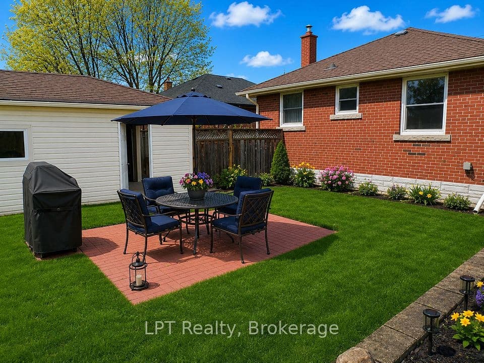 256 Farewell Street, Oshawa, ON L1H 6L9 – photo 3