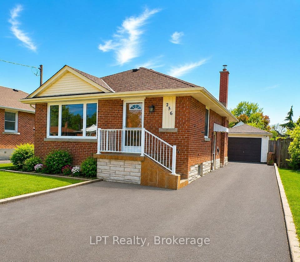 256 Farewell Street, Oshawa, ON L1H 6L9 – photo 2