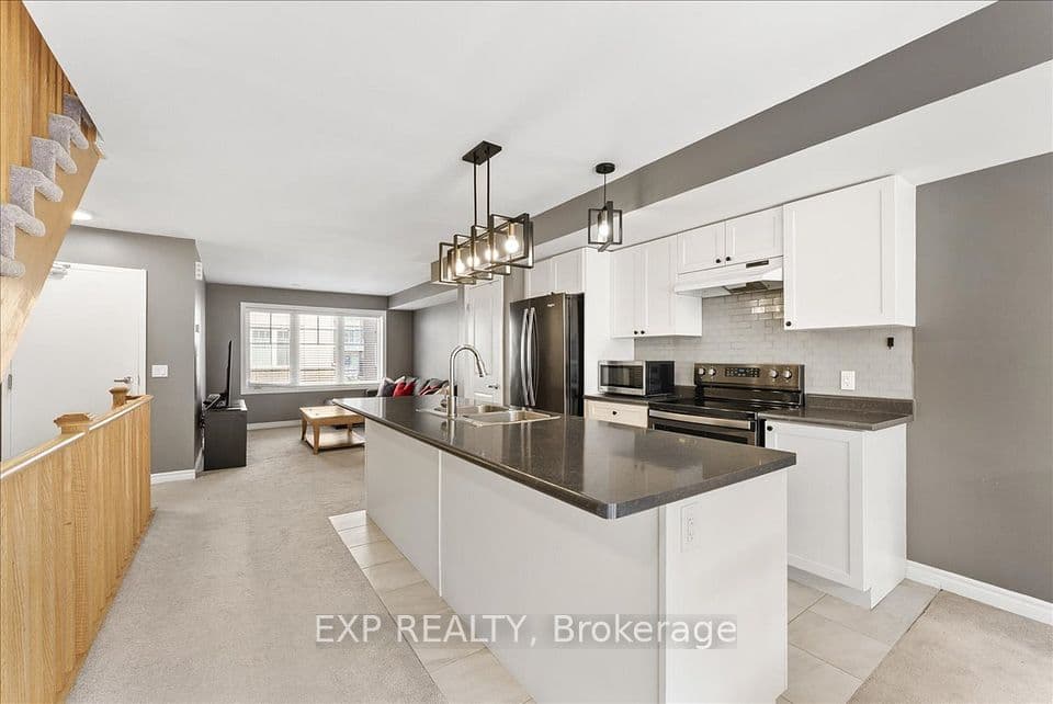 2500 Hill Rise Court 83, Oshawa, ON L1L 0M6 – photo 2