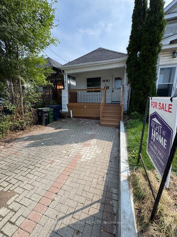 683 Mortimer Avenue, Toronto, ON M4C 2K1 – photo 2