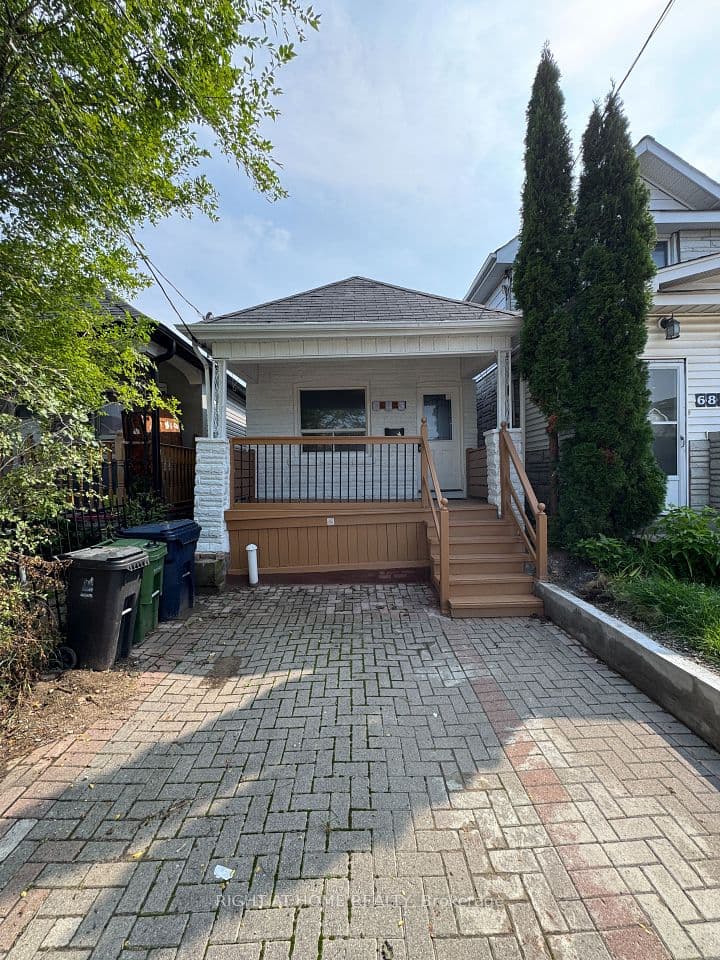 683 Mortimer Avenue, Toronto, ON M4C 2K1 – main photo