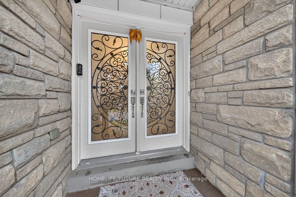 6 Dolby Crescent, Ajax, ON L1Z 0E1 – photo 3