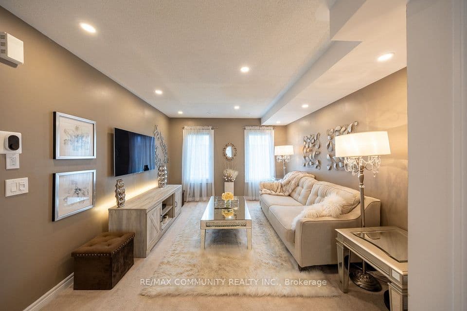 2500 Hill Rise Court 128, Oshawa, ON L1L 0M6 – photo 3
