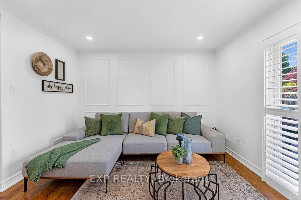 42 Fieldnest Crescent, Whitby, ON L1R 1Z6 – main photo