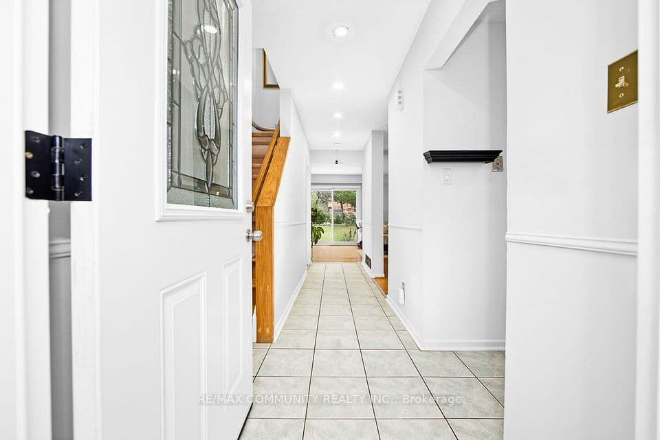 30 Stanbridge Court, Toronto, ON M1B 2S5 – photo 3