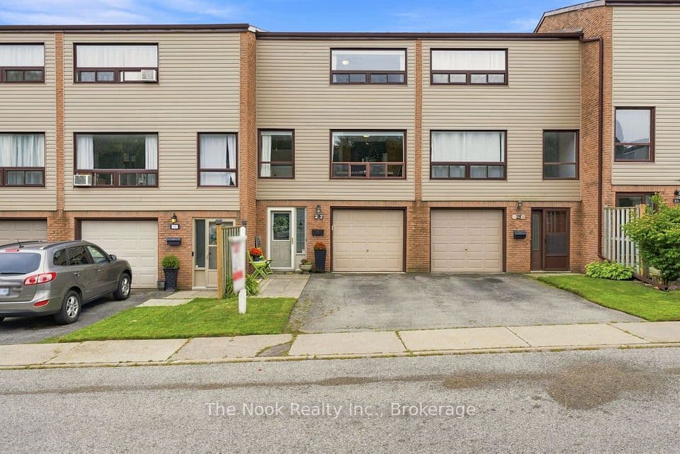 27 The Bridle Path, Clarington, ON L1C 3W1 – main photo