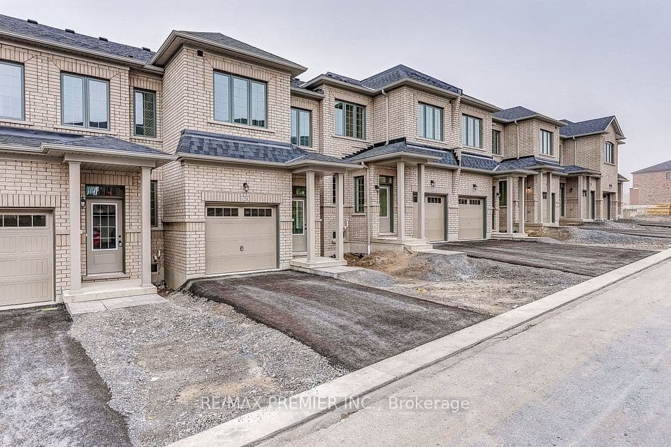 1228 Elizabeth Mackenzie Drive, Pickering, ON L1X 0S3 – photo 2