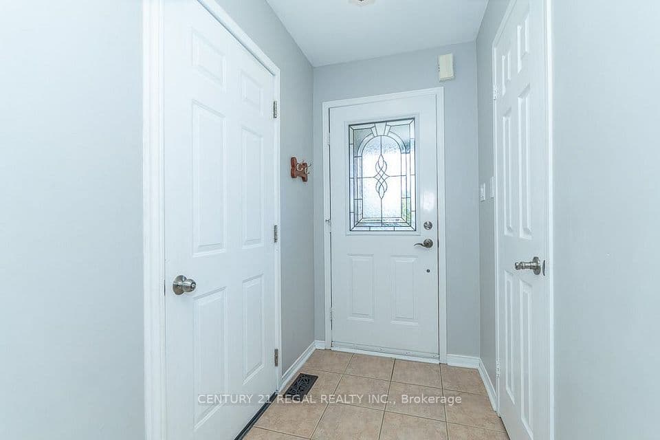 1218 Monica Cook Place, Pickering, ON L1W 4A4 – photo 3