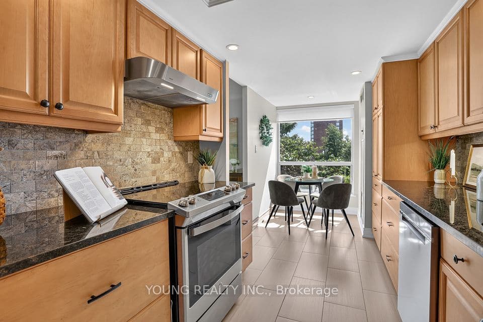 712 ROSSLAND Road E 203, Whitby, ON L1N 9E8 – photo 3