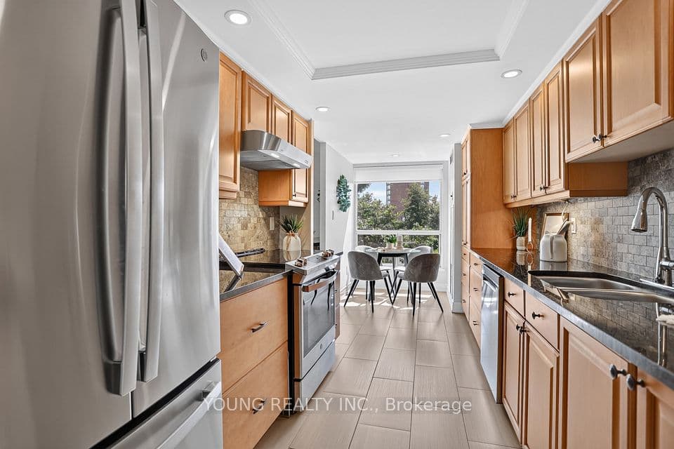 712 ROSSLAND Road E 203, Whitby, ON L1N 9E8 – photo 2