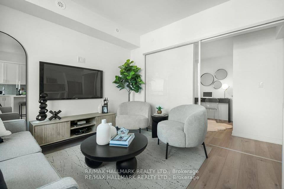 1499 O'Connor Drive 2, Toronto, ON M4B 0A7 – photo 2