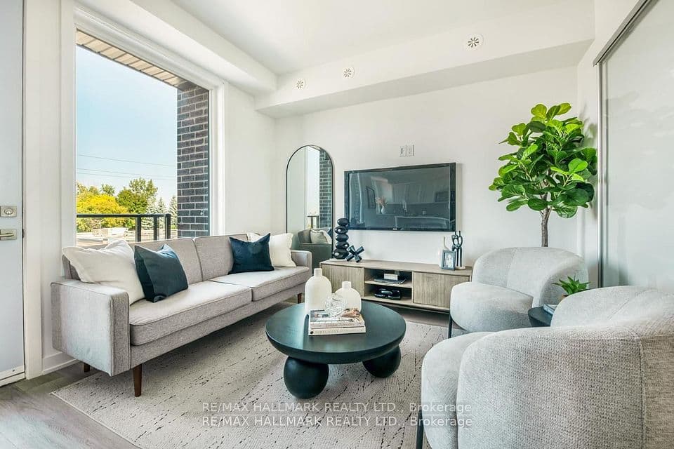 1483 O'Connor Drive 1, Toronto, ON M4B 0A7 – main photo