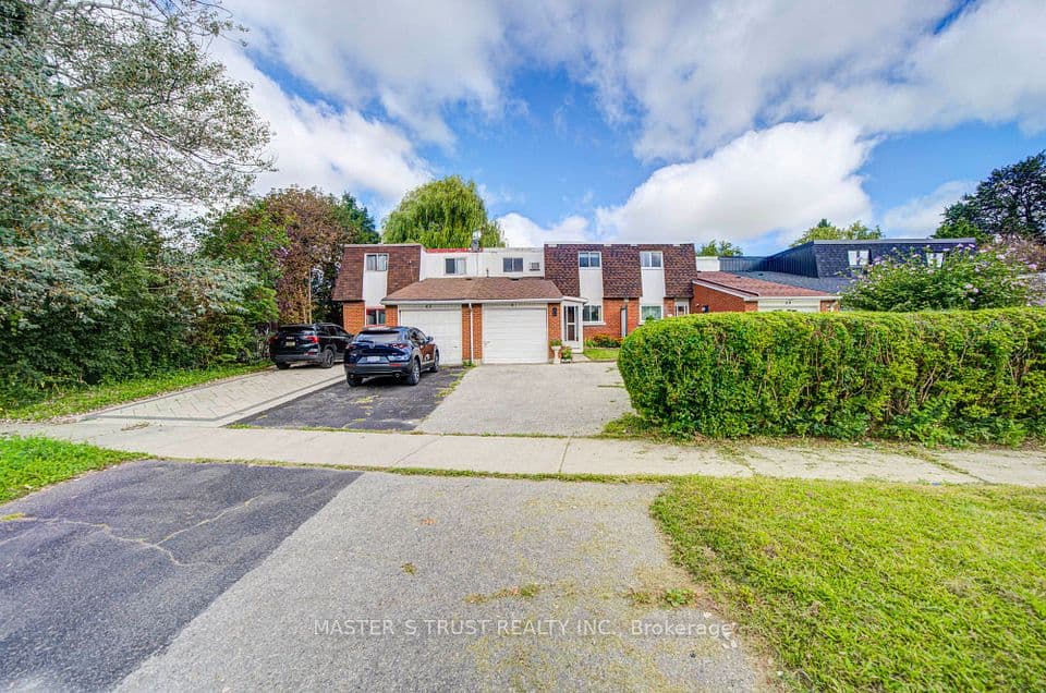61 Wiggens Court, Toronto, ON M1B 1K3 – main photo