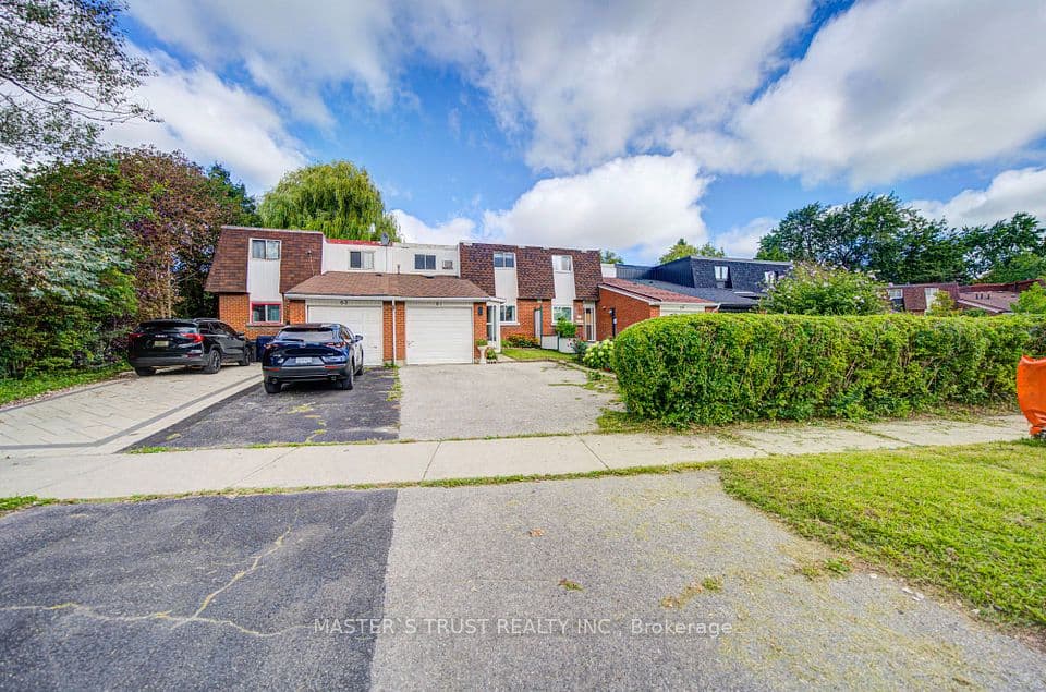 61 Wiggens Court, Toronto, ON M1B 1K3 – photo 2