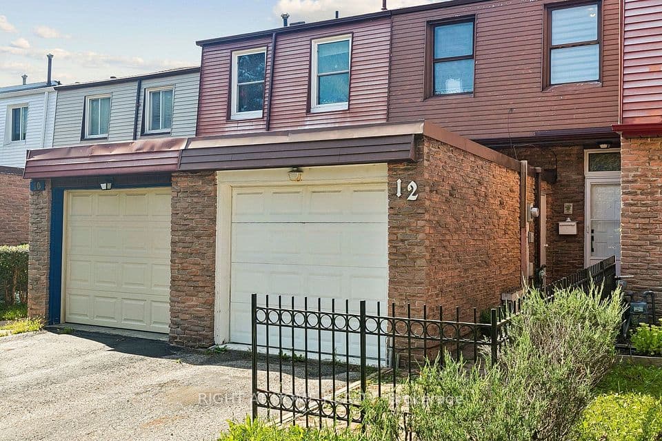 12 l'amoreaux Drive, Toronto, ON M1W 2L9 – main photo