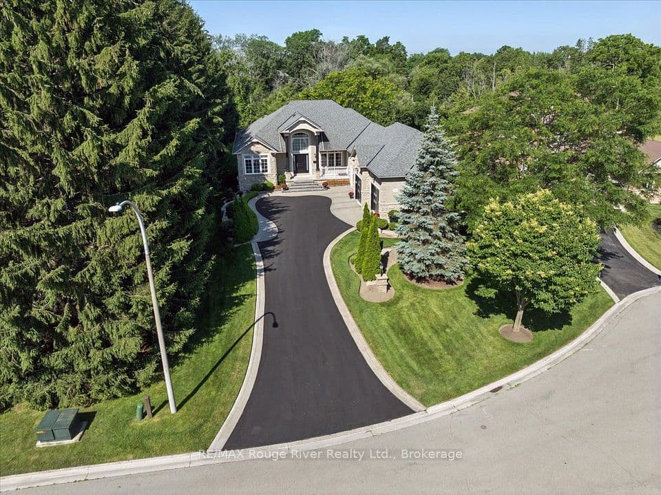 26 Hanover Court, Whitby, ON L1N 7J2 – photo 2