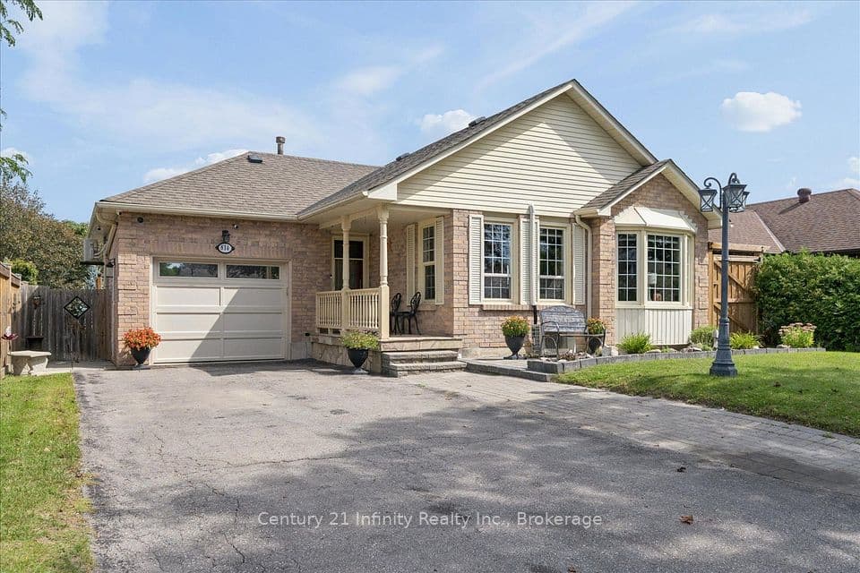 814 Lochness Crescent, Oshawa, ON L1J 7P6 – photo 2