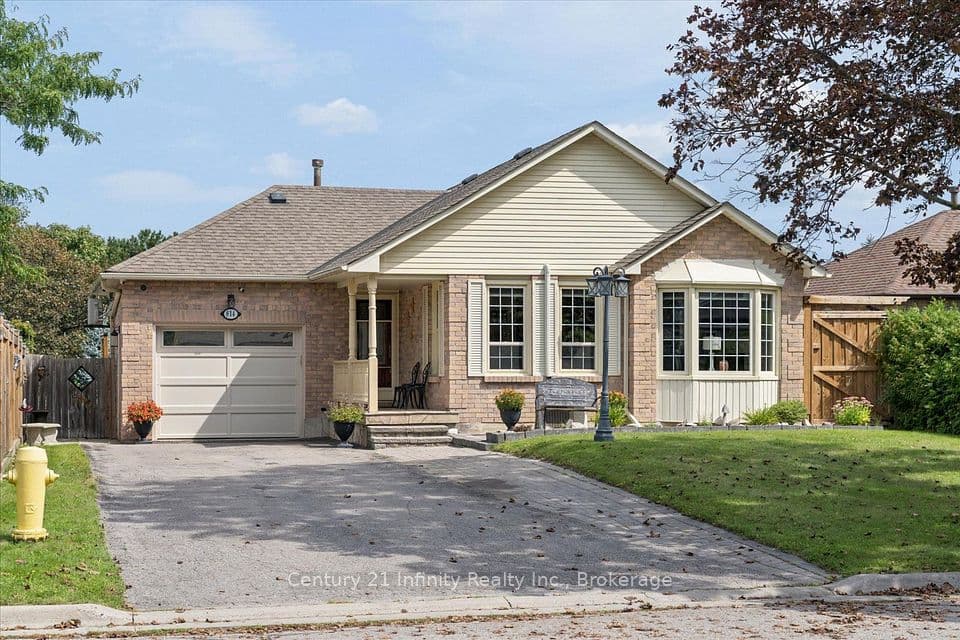 814 Lochness Crescent, Oshawa, ON L1J 7P6 – main photo