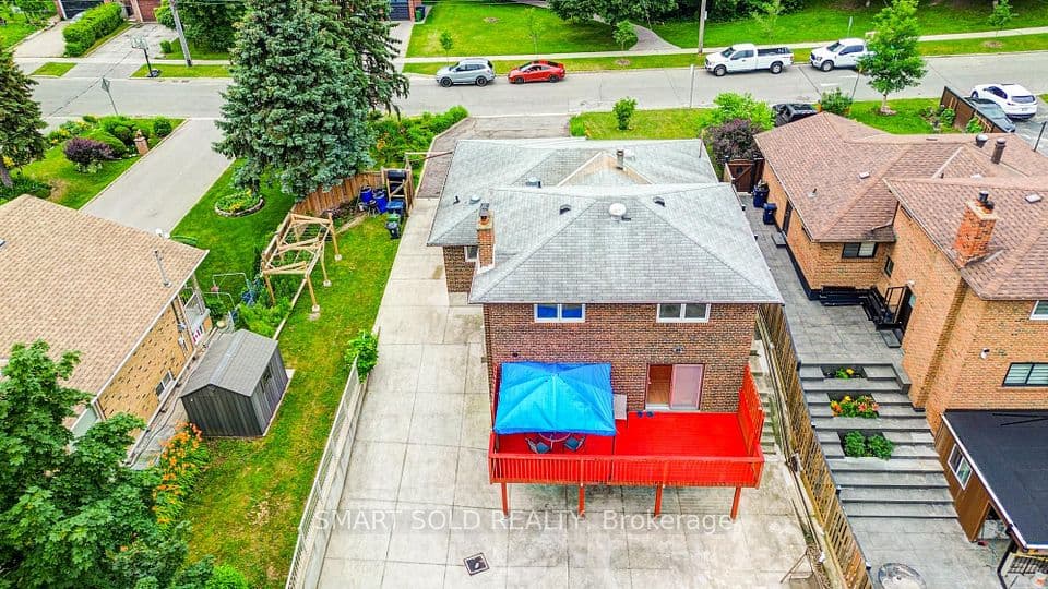 56 Gatesview Avenue, Toronto, ON M1J 3G5 – main photo