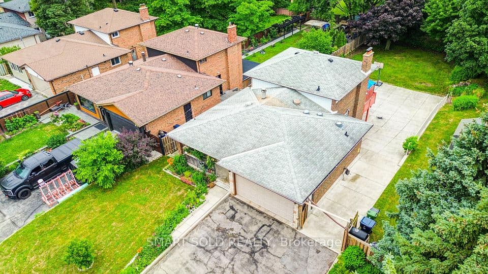 56 Gatesview Avenue, Toronto, ON M1J 3G5 – photo 2