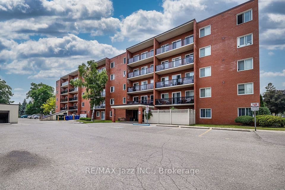 131 Taunton Road E 304, Oshawa, ON L1G 3T8 – main photo