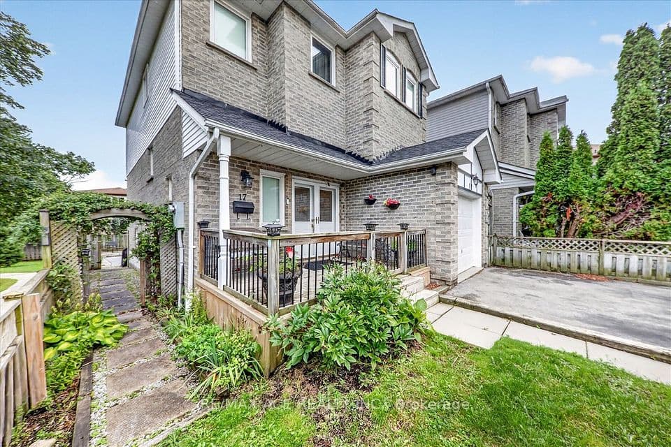 17 Whittington Court, Ajax, ON L1S 4L4 – photo 3