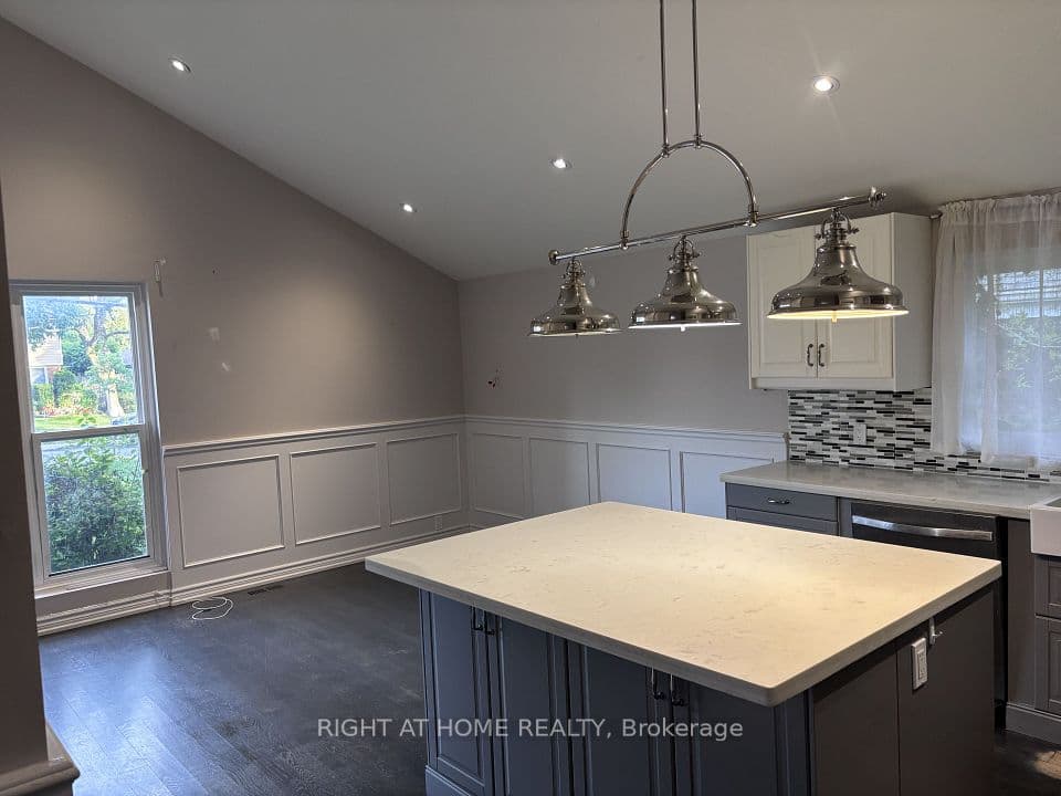 60 Brookridge Drive, Toronto, ON M1P 3M5 – main photo
