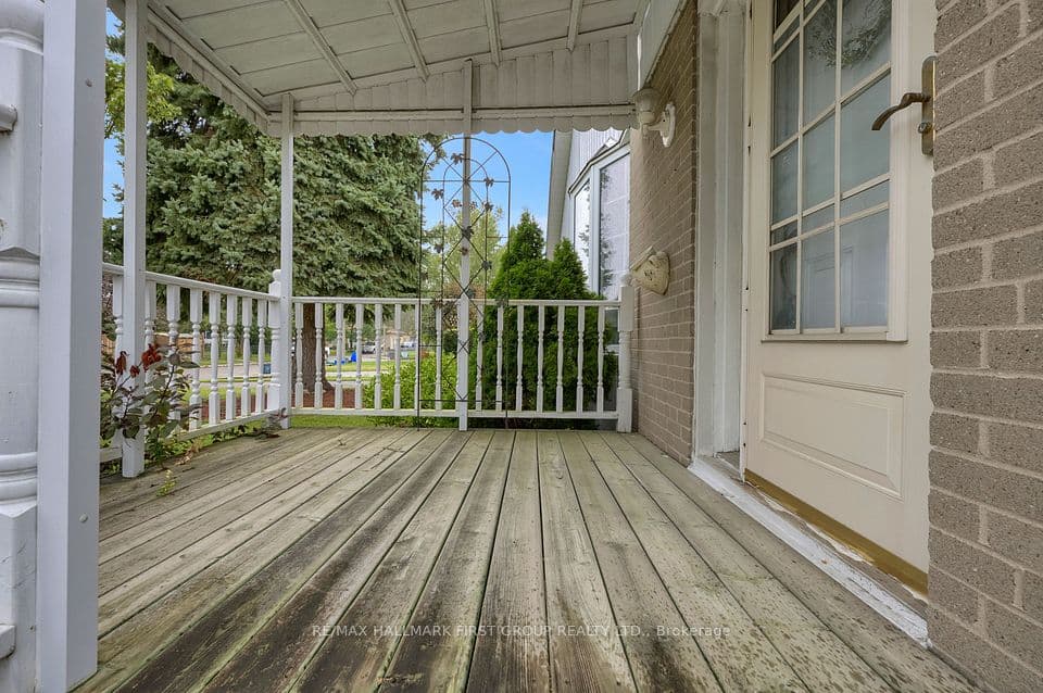 35 Tulloch Drive, Ajax, ON L1S 2S3 – photo 2