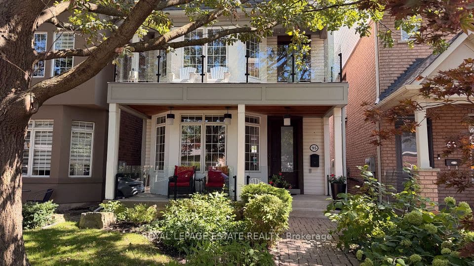 95 Boardwalk Drive, Toronto, ON M4L 3X9 – main photo