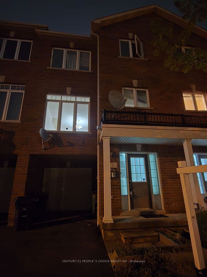 5 Curran Hall Crescent, Toronto, ON M1G 0A2 – main photo