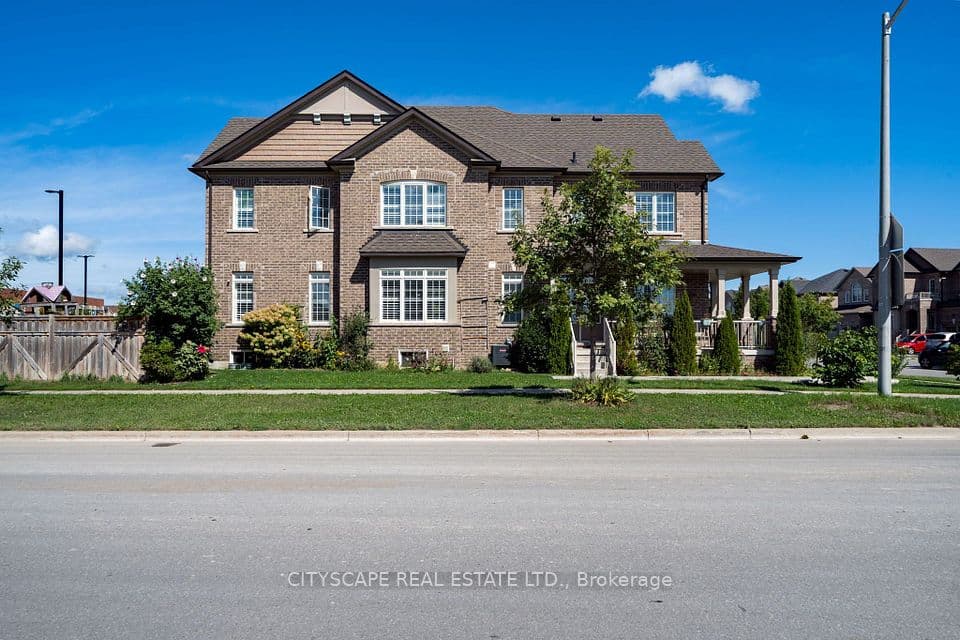 250 Crombie Street, Clarington, ON L1C 0T9 – photo 2