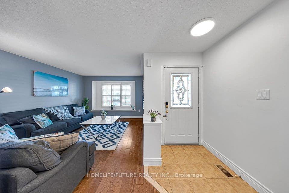 17 Grainger Crescent, Ajax, ON L1T 4Y7 – photo 2