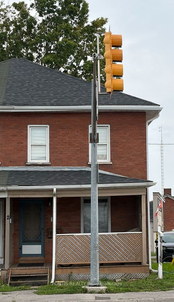 2 Liberty Street S, Clarington, ON L1C 2N2 – main photo