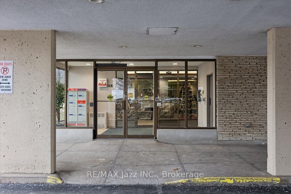 120 Elgin Street W 102, Oshawa, ON L1G 1S7 – photo 2