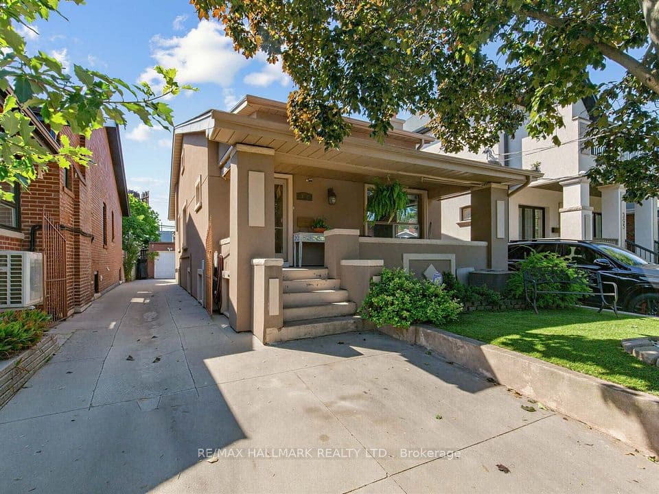 297 Strathmore Boulevard, Toronto, ON M4J 1P9 – photo 2