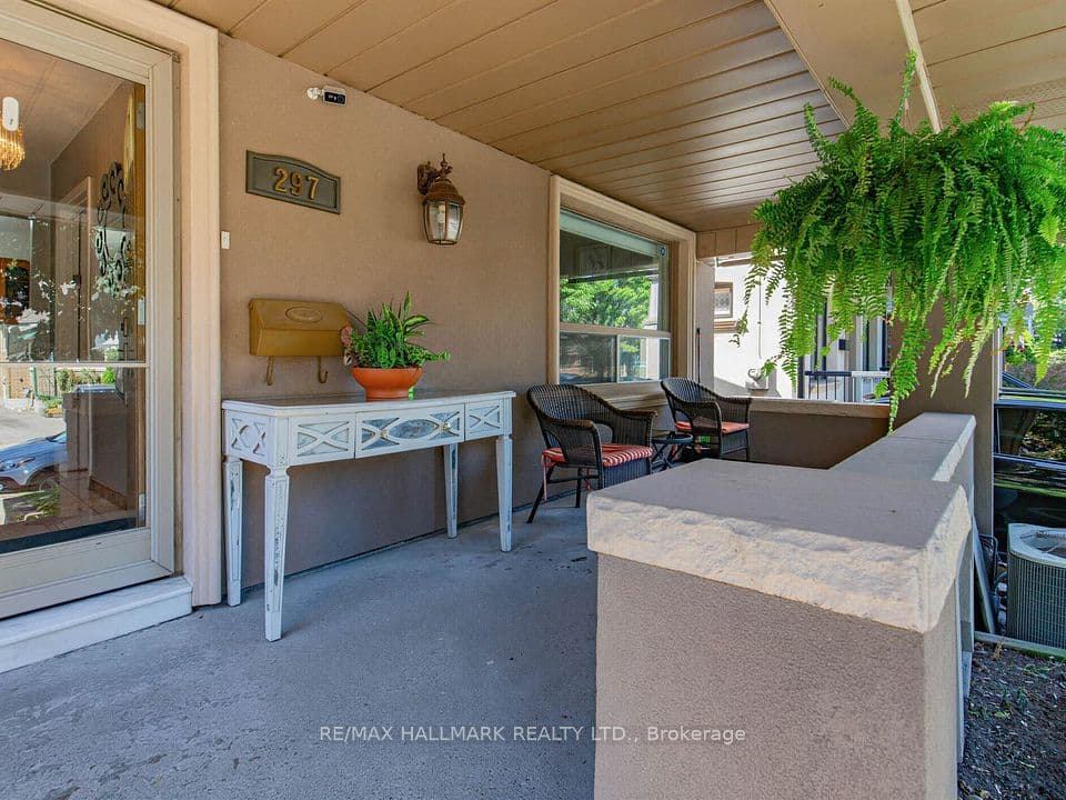 297 Strathmore Boulevard, Toronto, ON M4J 1P9 – photo 3