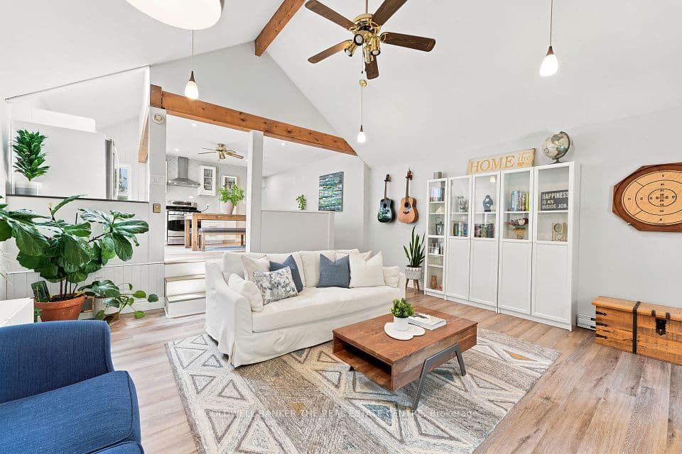 15 Presley Avenue, Toronto, ON M1L 3P4 – main photo