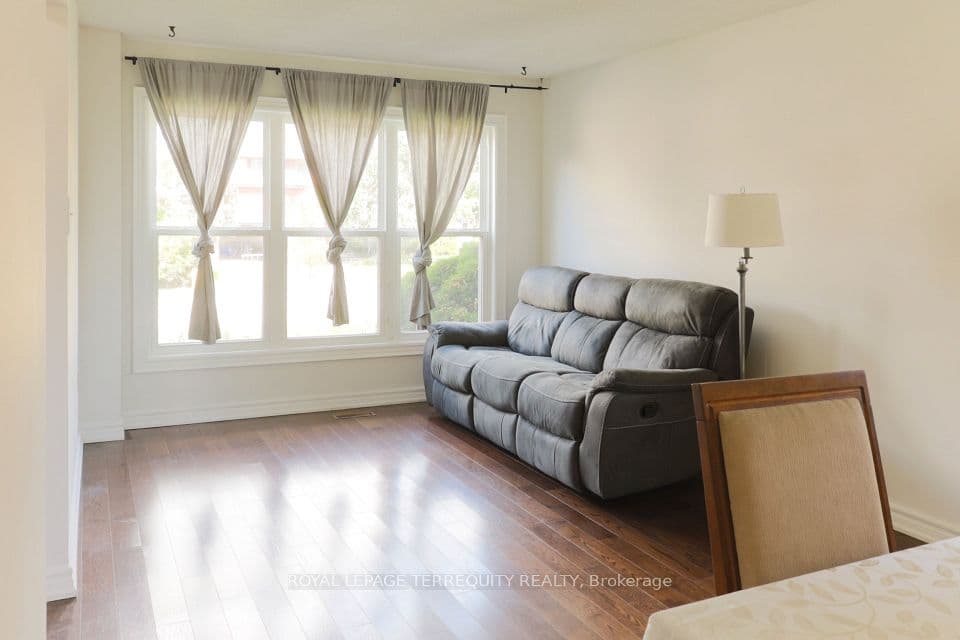 104 Gates Crescent, Ajax, ON L1S 7A1 – photo 2