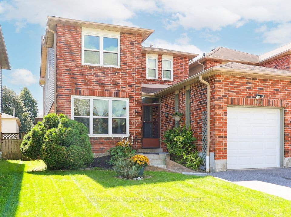 104 Gates Crescent, Ajax, ON L1S 7A1 – main photo