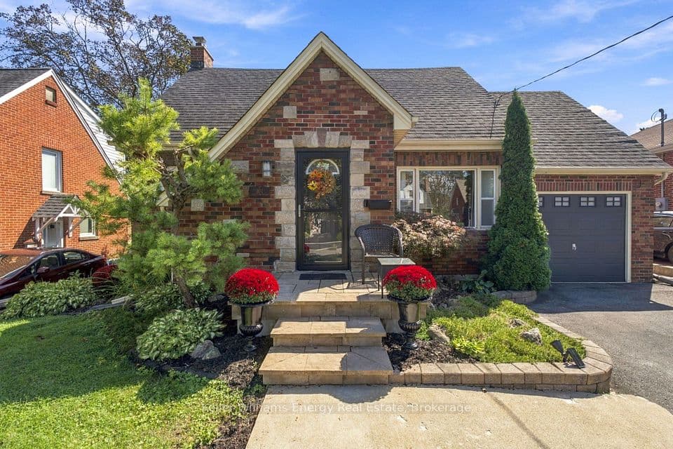 107 Sutherland Avenue, Oshawa, ON L1G 2G4 – main photo