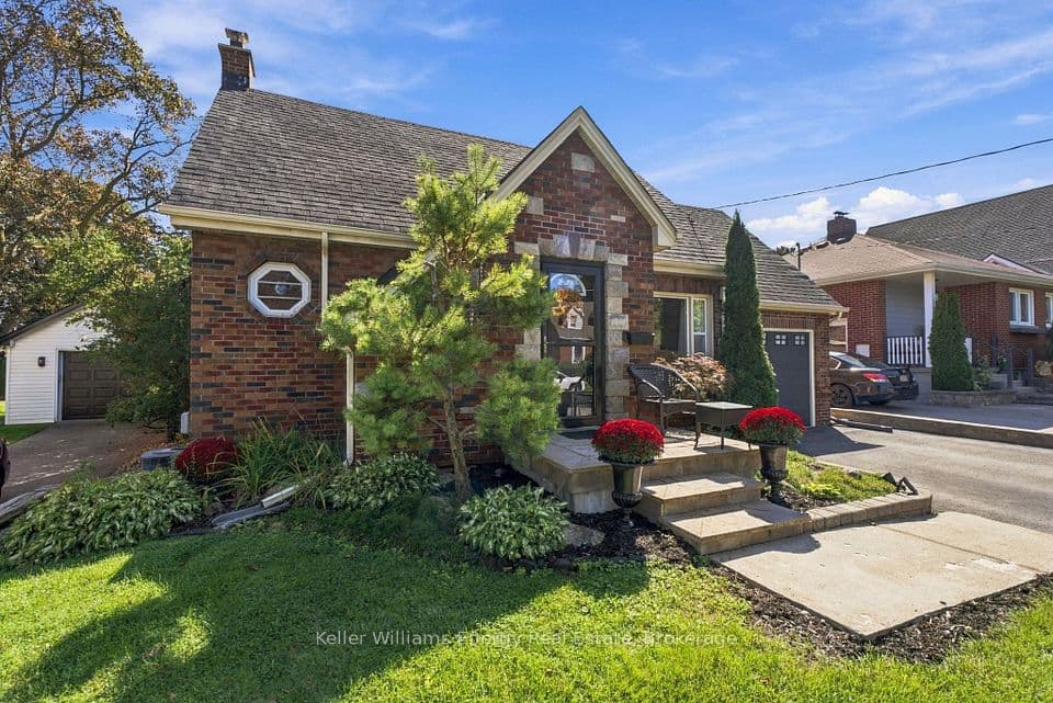 107 Sutherland Avenue, Oshawa, ON L1G 2G4 – photo 2