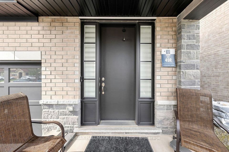 6 Peter Hogg Court, Whitby, ON L1P 0N1 – photo 2