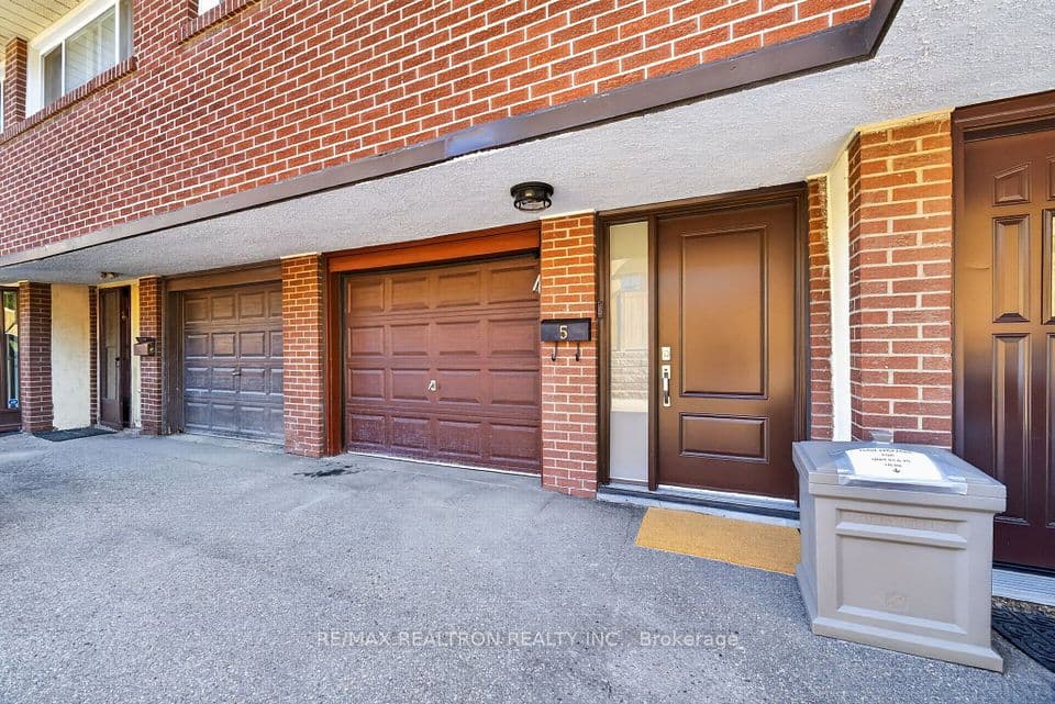 1185 Birchmount Road 5, Toronto, ON M1P 2C1 – photo 2